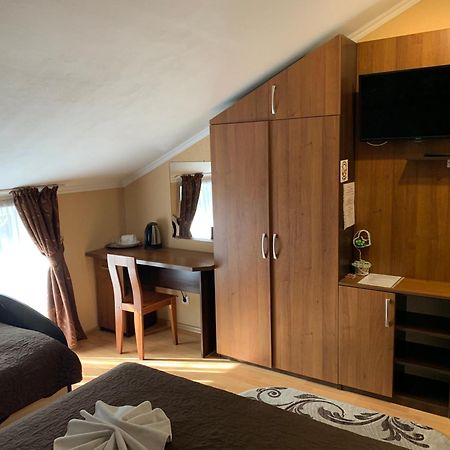 Guest House Kherson Ngoại thất bức ảnh