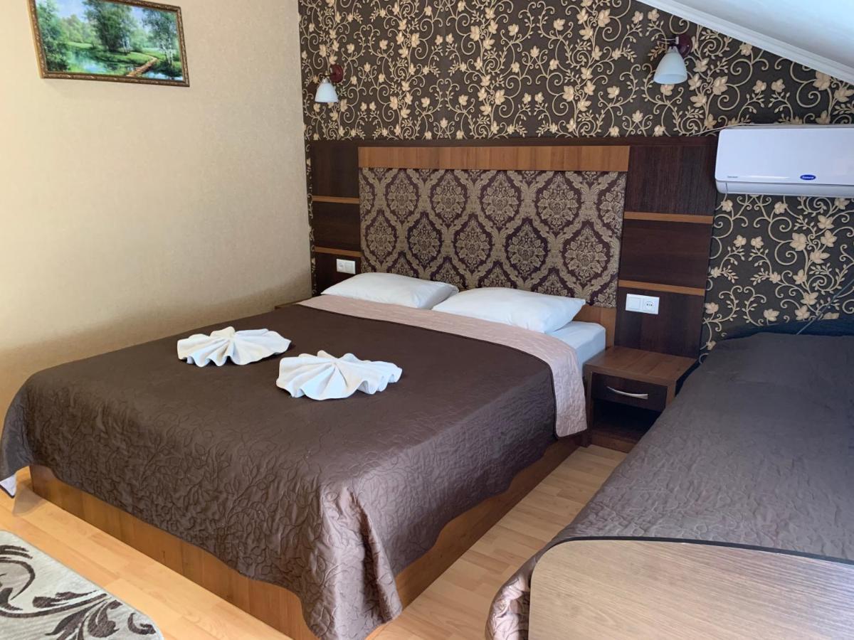 Guest House Kherson Ngoại thất bức ảnh