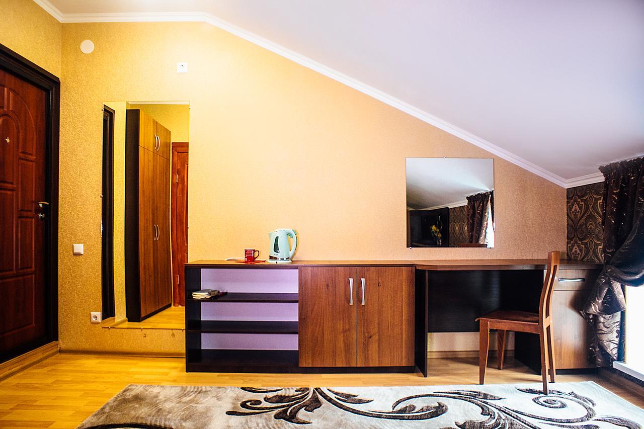 Guest House Kherson Ngoại thất bức ảnh