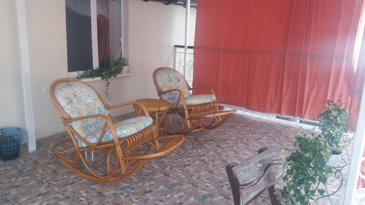 Guest House Kherson Ngoại thất bức ảnh